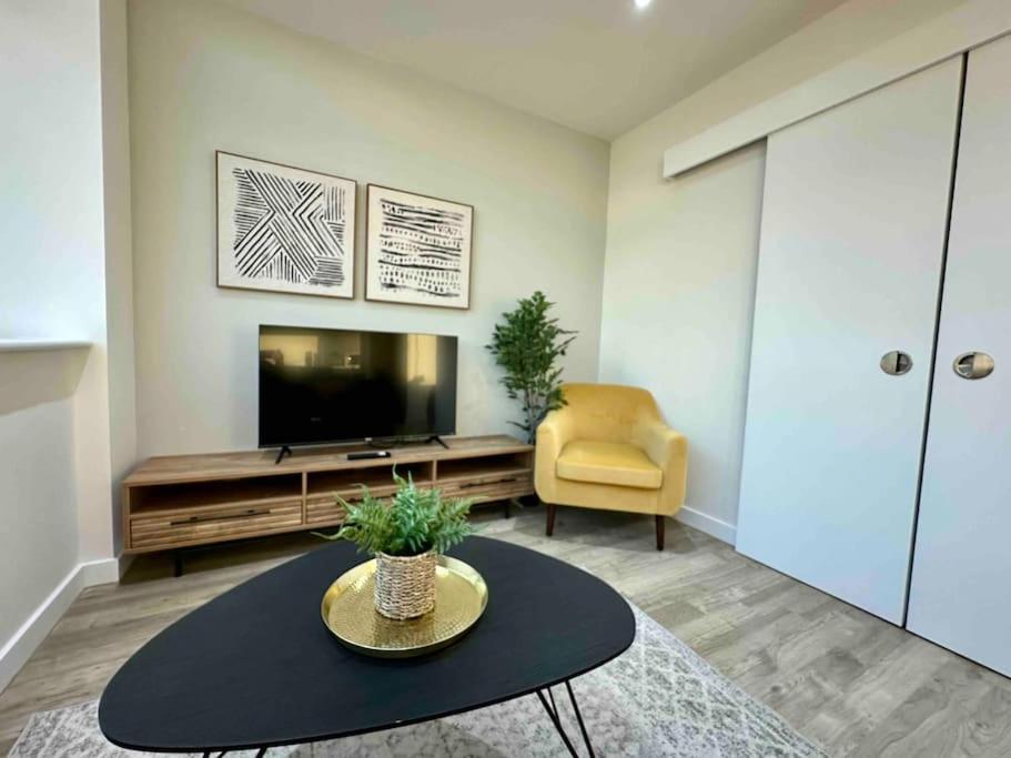 1 Bed Flat With View Of Old Trafford Apartment Manchester Luaran gambar